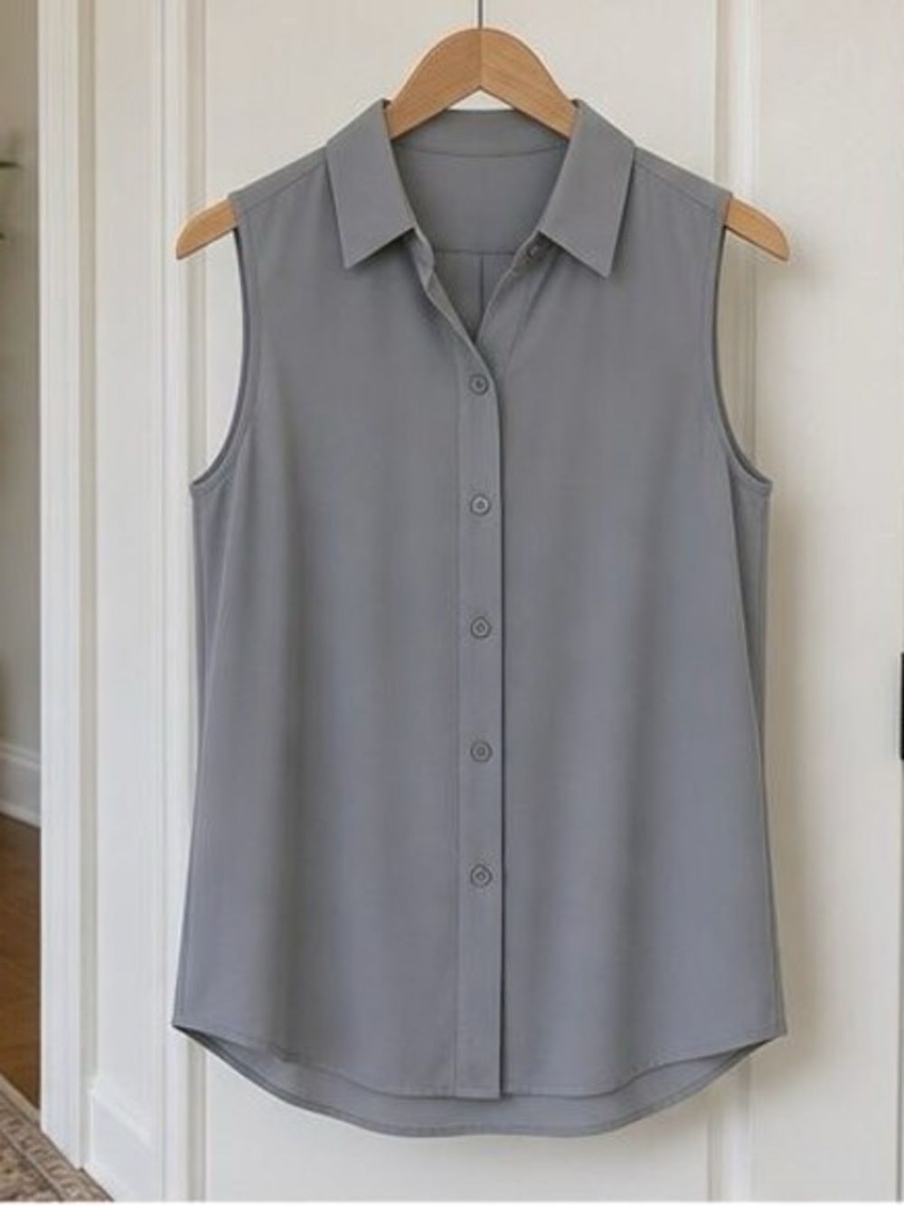 Sleeveless Collared Button-Front Top in Gray
